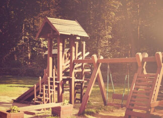 Bezpieczny plac zabaw dla dzieci z drewna